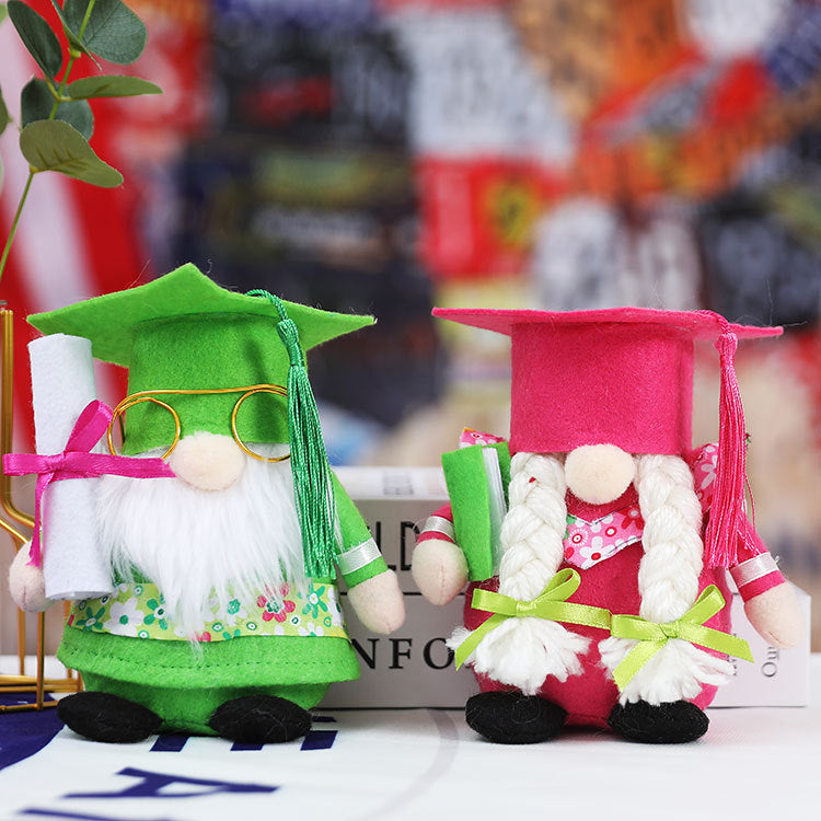 Opening ceremony dwarf couple doll decoration cross border graduation season rag doll decoration bachelor hat mascot - Xvogue