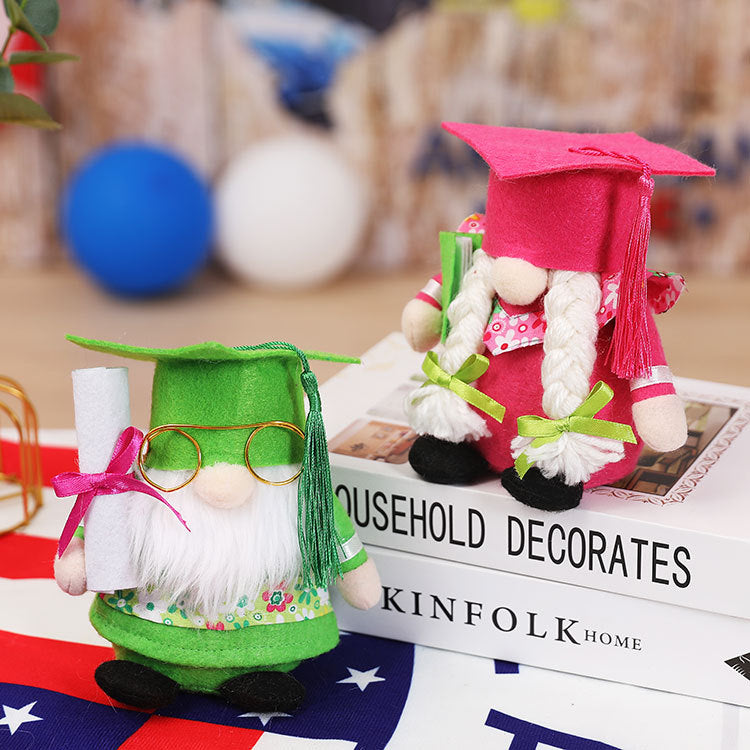 Opening ceremony dwarf couple doll decoration cross border graduation season rag doll decoration bachelor hat mascot - Xvogue
